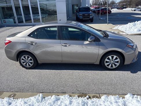 Used 2015 Toyota Corolla LE image 2