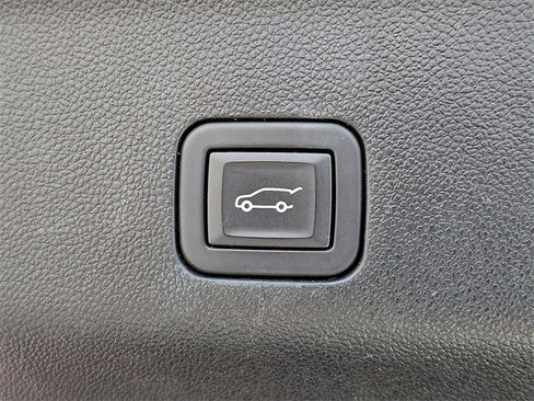 Certified 2023 GMC Yukon Denali image 30