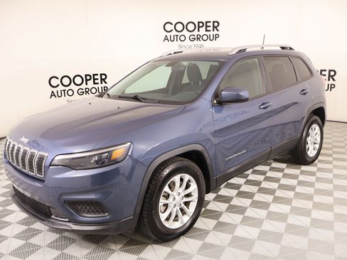 Used 2020 Jeep Cherokee Latitude w/ Cold Weather Group image 10