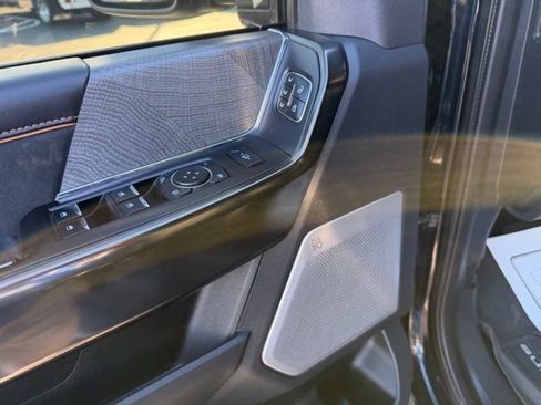 Used 2024 Ford F250 Platinum image 18