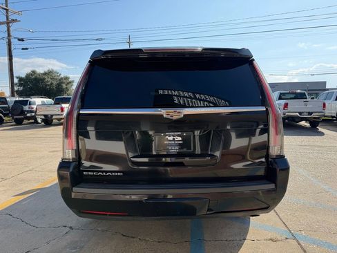 Used 2016 Cadillac Escalade ESV Luxury image 6