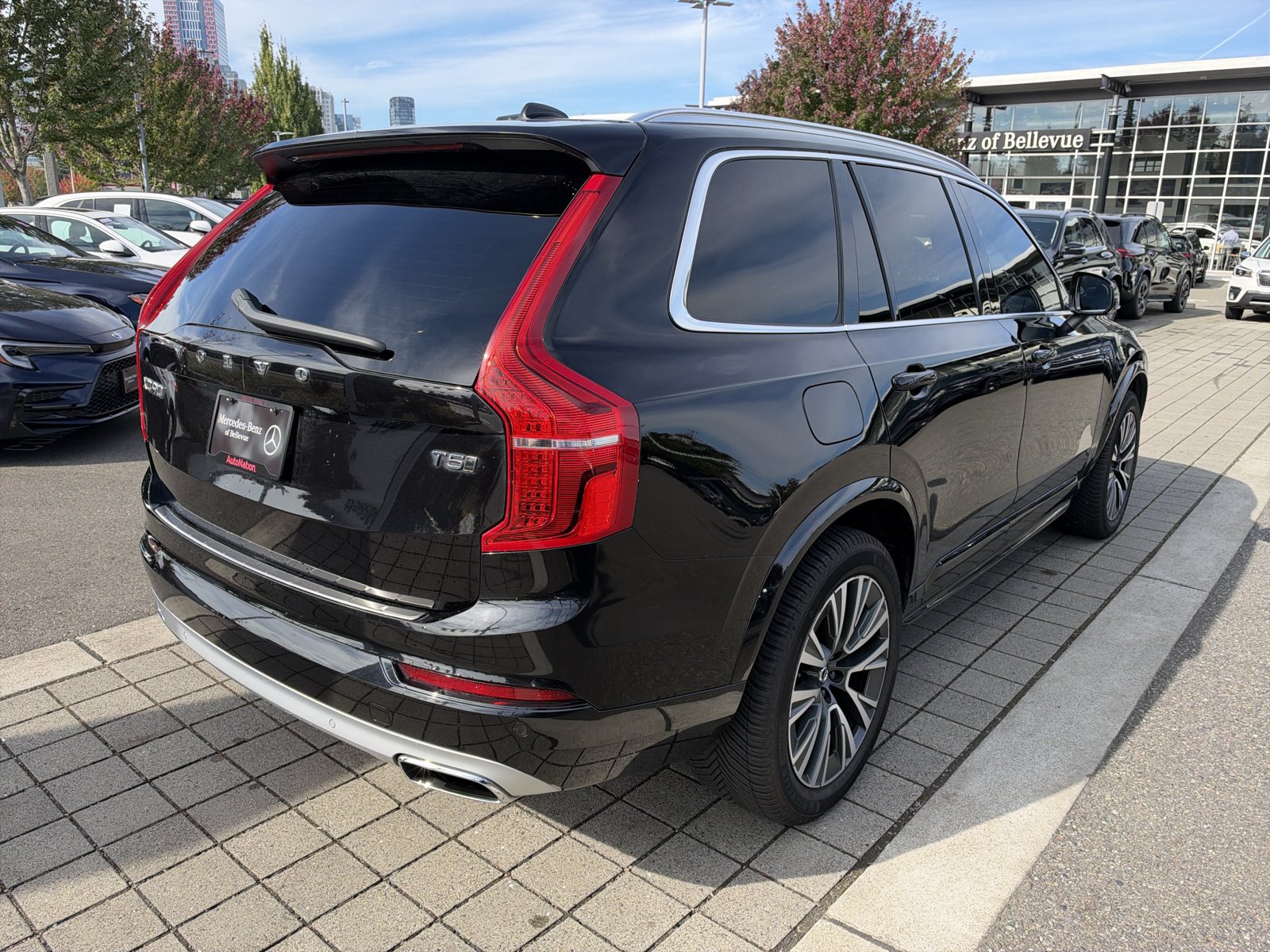 Used 2020 Volvo XC90 T5 Momentum w/ Protection Package Premier AWD/4WD image 6