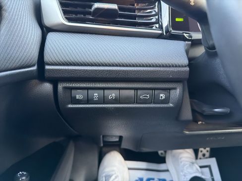 Used 2025 Toyota Camry SE image 19