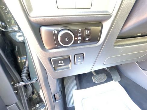 Used 2023 Ford Expedition Limited RWD image 11