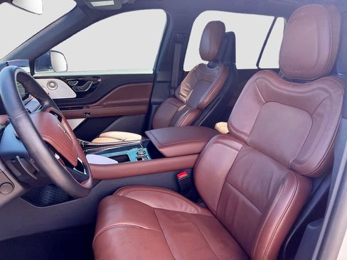 Used 2025 Lincoln Aviator Reserve w/ Equipment Group 201A AWD/4WD image 22