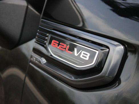 Used 2024 GMC Sierra 1500 AT4 w/ AT4 Preferred Package image 4