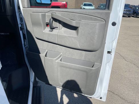Used 2023 GMC Savana 3500 LS w/ Chrome Appearance Package image 30