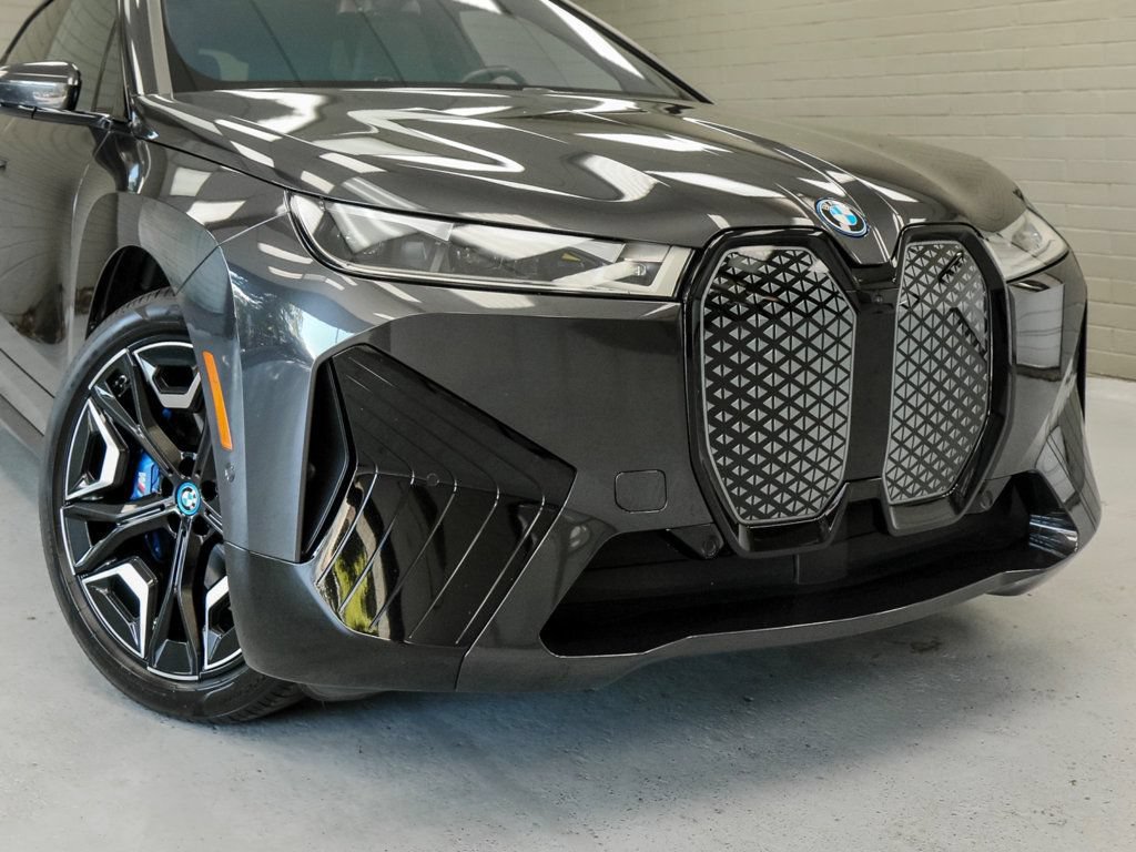 Used 2024 BMW iX M60 w/ Luxury Package AWD/4WD image 7