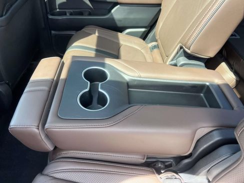 Used 2023 Honda Pilot Elite image 12