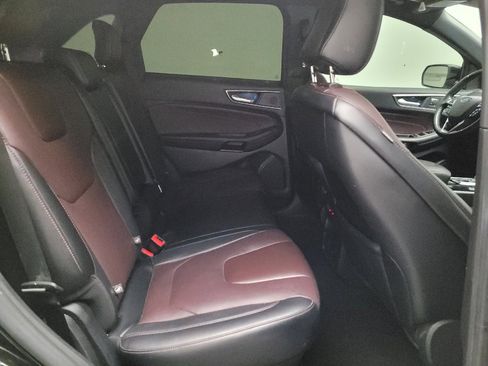 Used 2020 Ford Edge Titanium w/ Equipment Group 301A AWD/4WD image 19