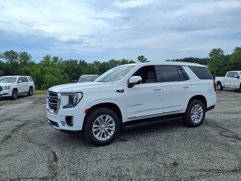 Used 2024 GMC Yukon SLT w/ SLT Luxury Package AWD/4WD image 12