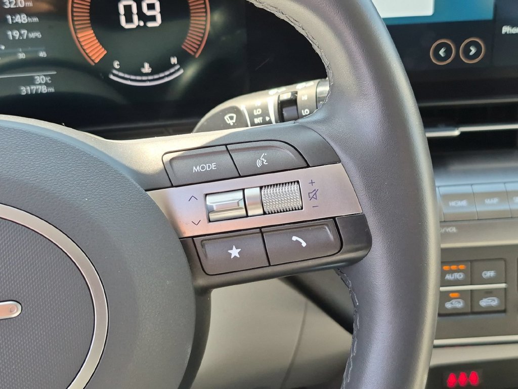 Used 2025 Hyundai Kona SEL FWD image 22