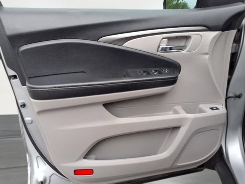 Used 2019 Honda Ridgeline RTL-T image 11