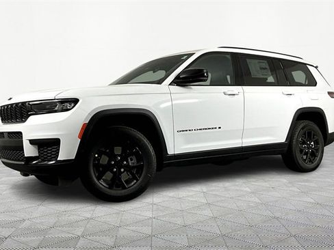 New 2025 Jeep Grand Cherokee L Altitude image 1