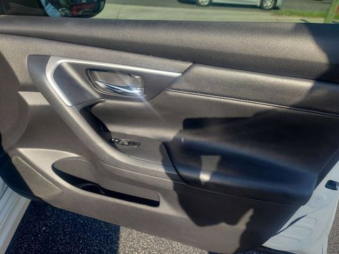 Used 2017 Nissan Altima 2.5 SR w/ Midnight Edition Package image 32
