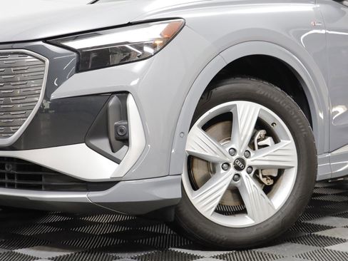 Used 2024 Audi Q4 e-tron Premium Plus w/ Premium Plus image 3