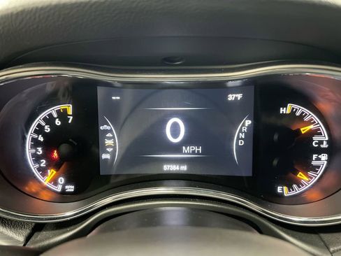 Used 2021 Jeep Grand Cherokee Laredo image 12