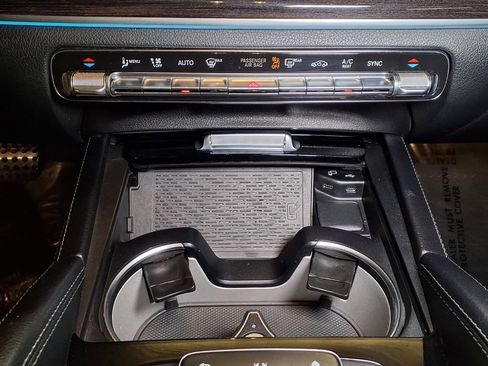 Used 2022 Mercedes-Benz GLS 450 4MATIC image 5