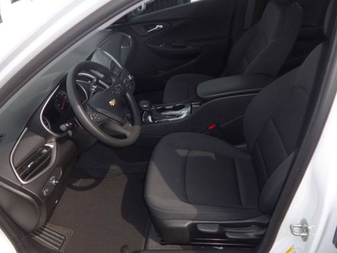 Used 2021 Chevrolet Malibu LS image 11