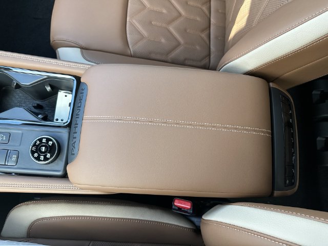 New 2026 Nissan Pathfinder Platinum w/ Accent Package AWD/4WD image 31