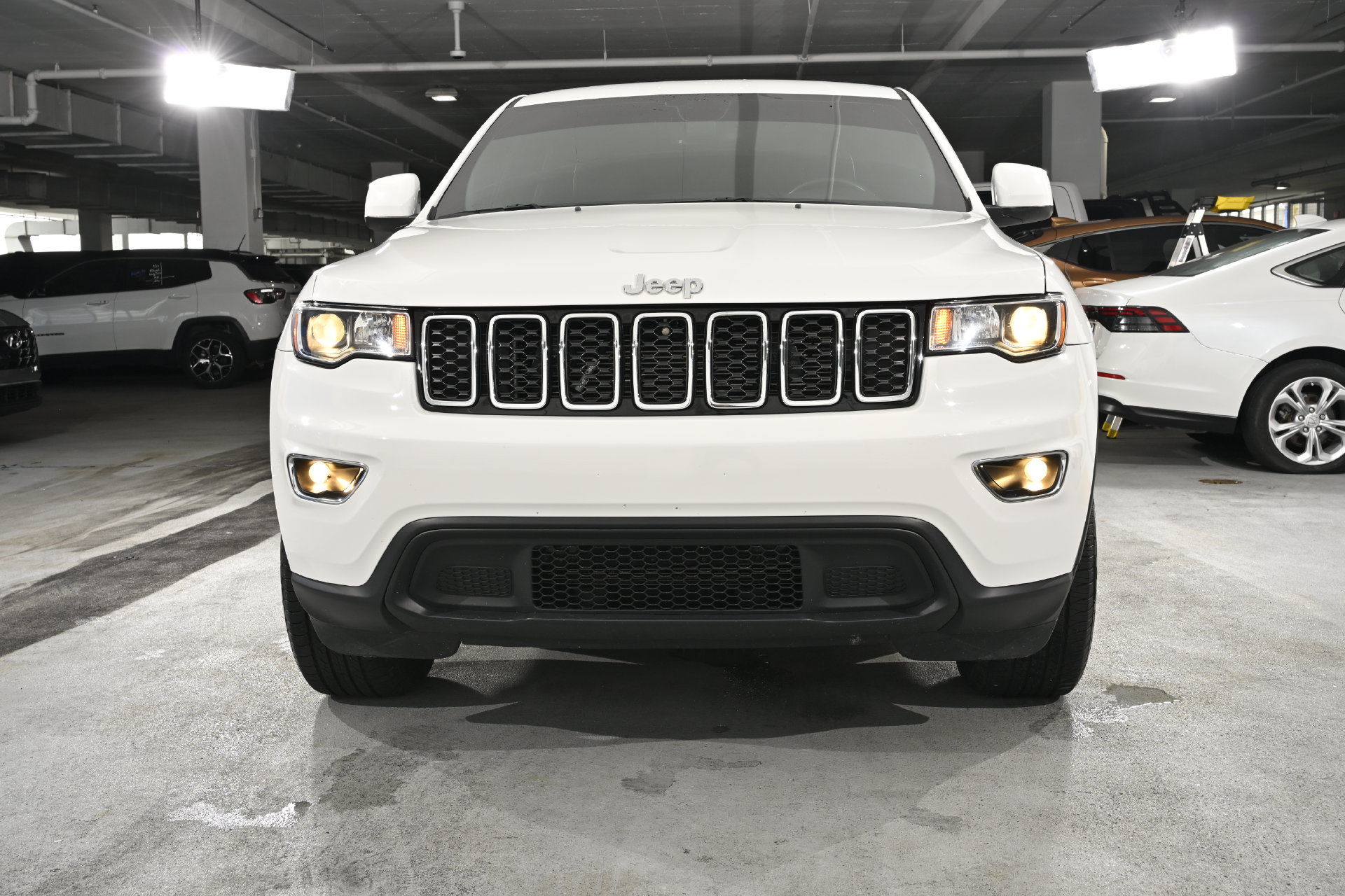 Used 2022 Jeep Grand Cherokee Laredo X AWD/4WD image 8