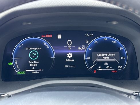 Used 2025 Toyota Camry XLE FWD image 19