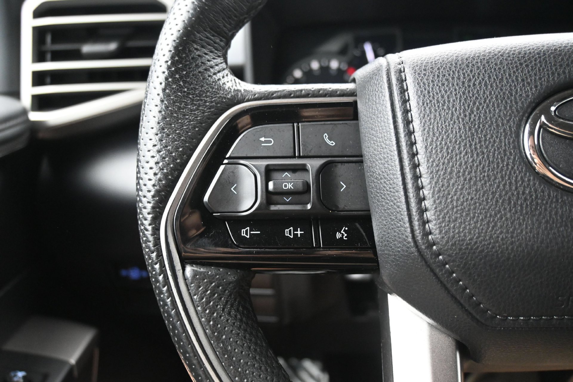 Used 2023 Toyota Tundra SR5 AWD/4WD image 19