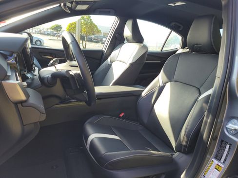 Used 2025 Toyota Camry SE image 19