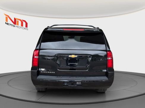 Used 2016 Chevrolet Suburban LT image 4