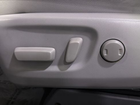 Used 2018 Toyota Sienna XLE Premium FWD image 26