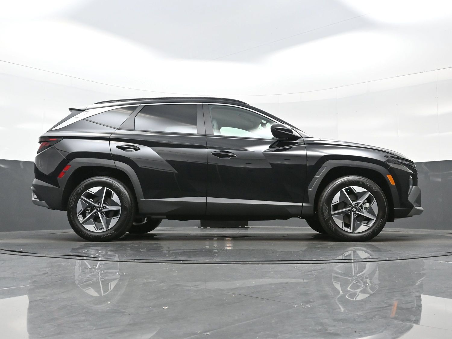 Used 2025 Hyundai Tucson SEL AWD/4WD image 32