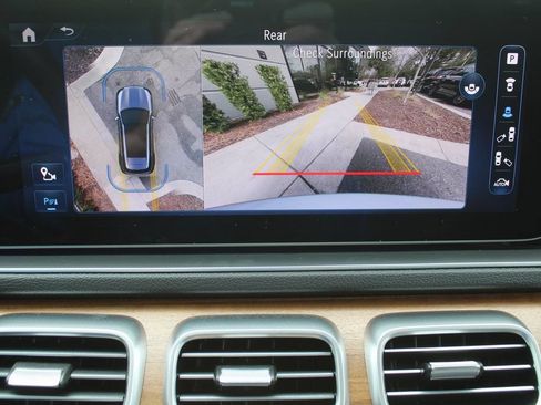 Used 2024 Mercedes-Benz GLE 350 4MATIC w/ Winter Package image 50