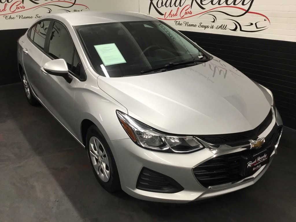 Used 2019 Chevrolet Cruze LS w/ LS Fleet Convenience Package FWD image 2