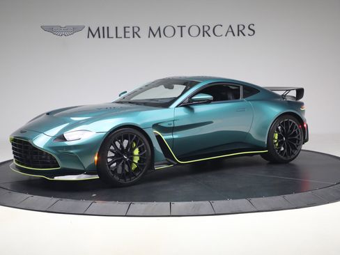 Used 2023 Aston Martin V12 Vantage RWD image 2