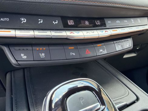 Used 2023 Cadillac XT4 Sport AWD/4WD image 28