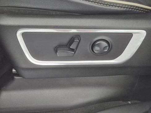 Used 2023 RAM 1500 Laramie AWD/4WD image 15