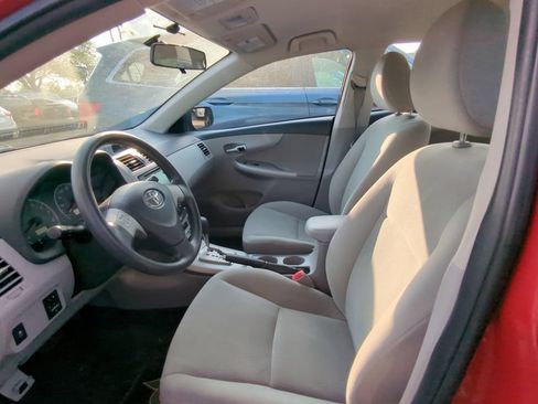 Used 2013 Toyota Corolla LE FWD image 6