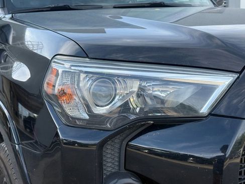 Used 2020 Toyota 4Runner SR5 Premium AWD/4WD image 15