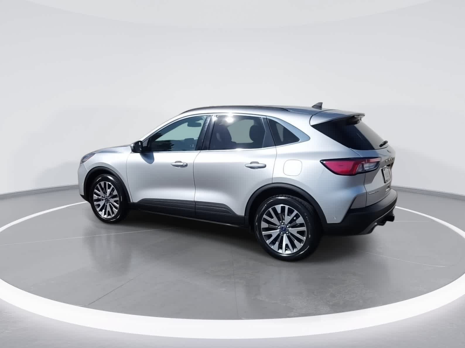 Used 2020 Ford Escape Titanium AWD/4WD image 6