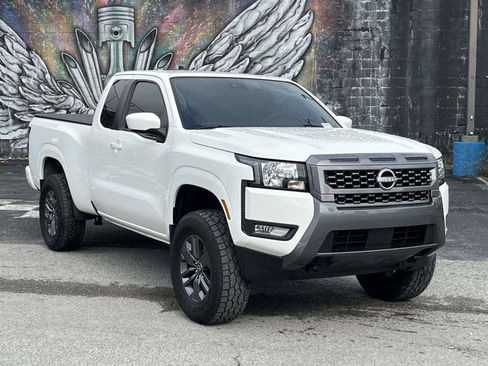 Used 2025 Nissan Frontier SV w/ SV Convenience Package AWD/4WD image 1
