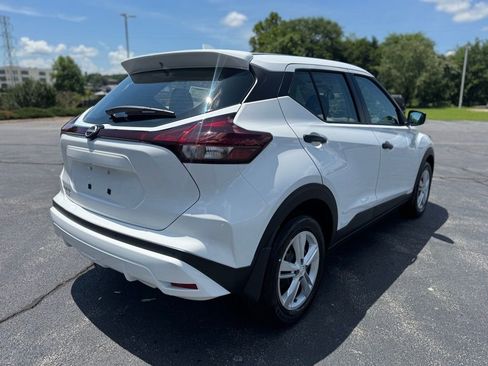 New 2025 Nissan Kicks Play S FWD image 7