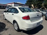 Used 2010 Ford Focus SE image 6