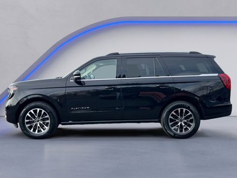 Used 2025 Ford Expedition Platinum image 11