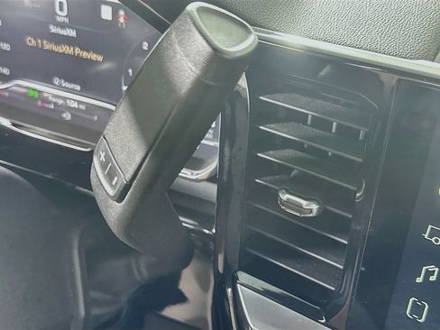 Used 2025 GMC Sierra 1500 SLT RWD image 36