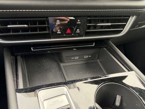 Used 2024 Volkswagen Atlas Cross Sport SE w/ Panoramic Sunroof Package FWD image 21