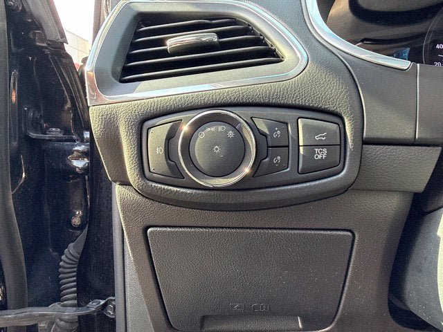 Used 2019 Ford Edge Titanium w/ Cold Weather Package AWD/4WD image 25