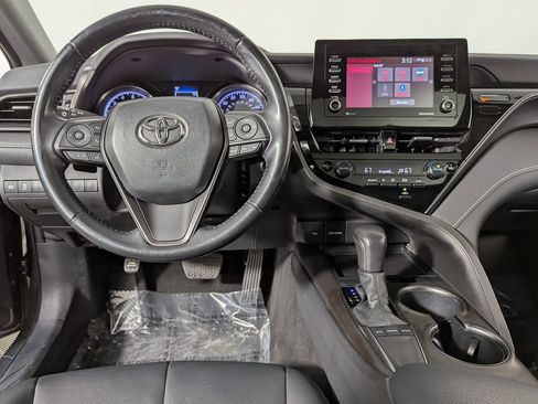 Used 2022 Toyota Camry SE w/ Convenience Package image 18