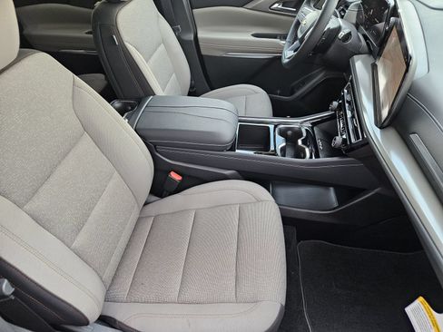 New 2027 Chevrolet Traverse LT FWD image 15