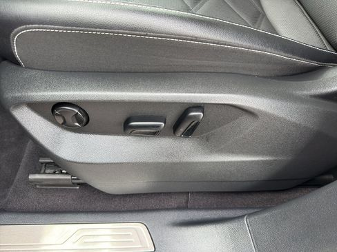 Used 2024 Volkswagen Atlas SE image 15