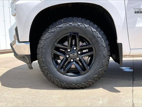 Used 2019 Chevrolet Silverado 1500 LT w/ Texas Edition AWD/4WD image 10